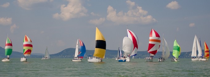 Vitorls hajzs a Balatonon